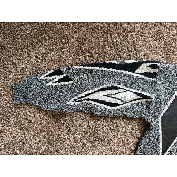 Vintage Wayne Scott Hand Knitted Pullover Sweater Size Small w/ Leather Patches - Picture 5 of 6